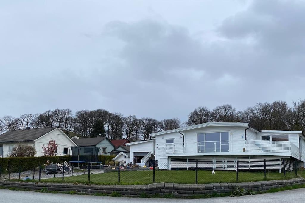 Landlig Enebolig Med Utsikt Villa Jorpeland Exterior photo